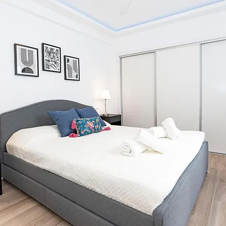 Acogedor En Centro By Rent Me * Estepona